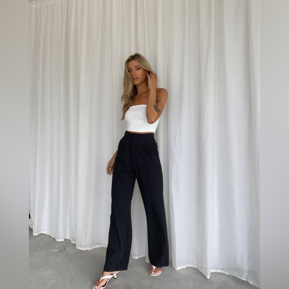 NEW WITH TAGS Charcoal Clothing Black Pinstripe New Girl Pants